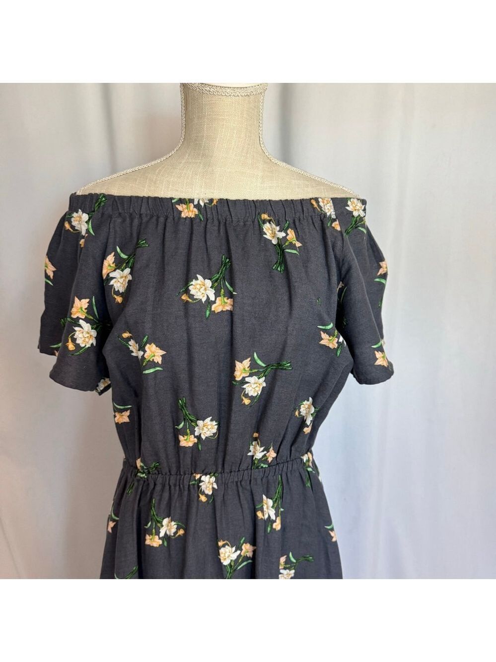 Loft Dress Midi Women's M Gray Floral Stretch Waist Neck Flutter Sleeves - Picture 11 of 15